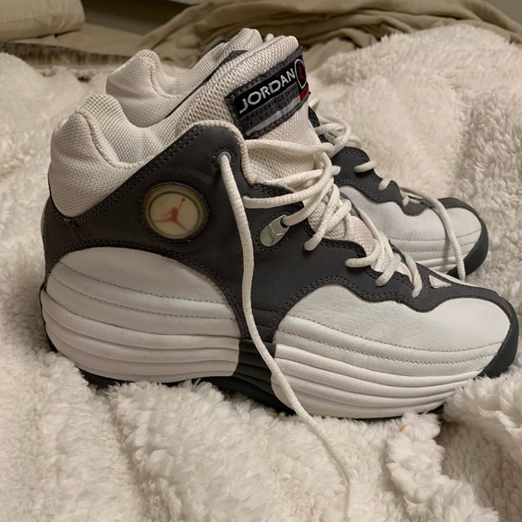 2001 Air Jordan Jumpman Team One sneakers - Picture 2 of 4